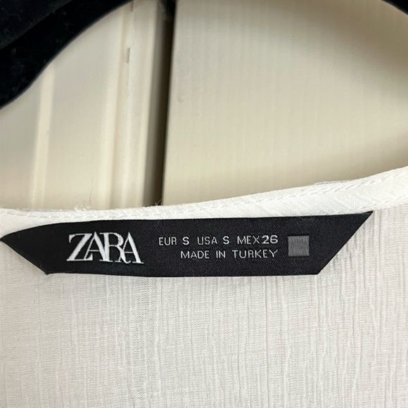 ZARA Ruffled Top - Picture 2 of 2